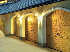 Porte sectionnelle en bois décoratif